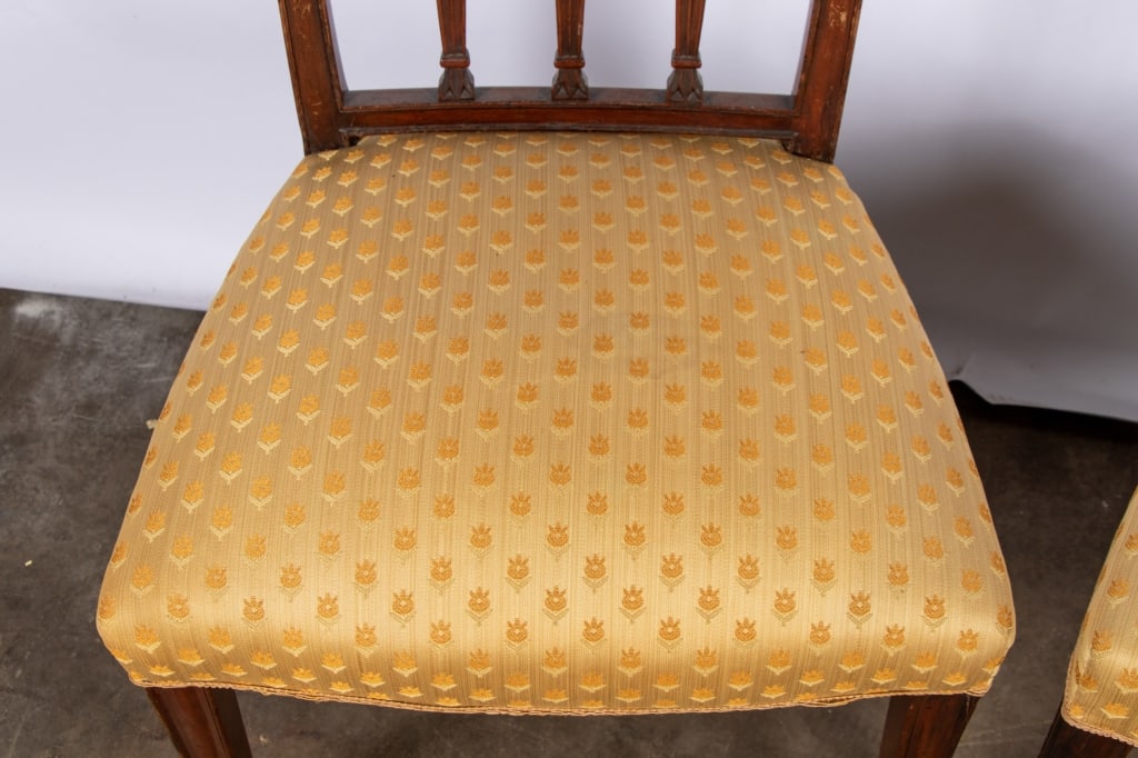 SET OF 4 HEPPLEWHITE STYLE MAHOGANY CHAIRS - 7