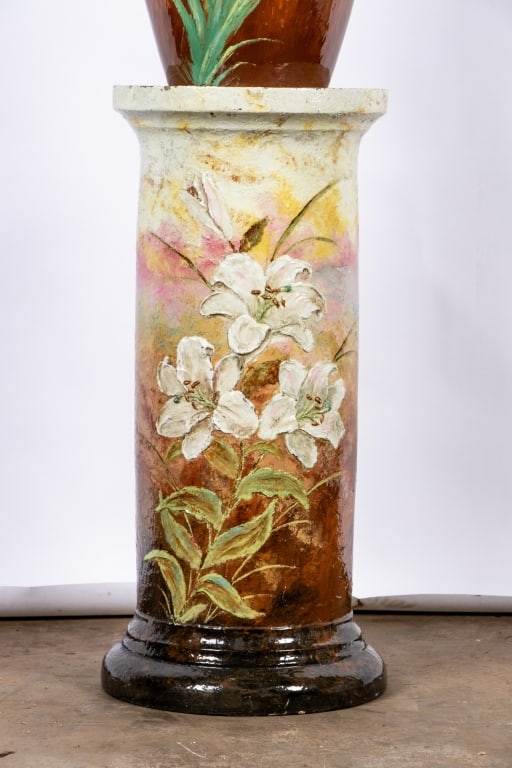 20TH CENTURY HAND-PAINTED VASE ON PEDESTAL - 3
