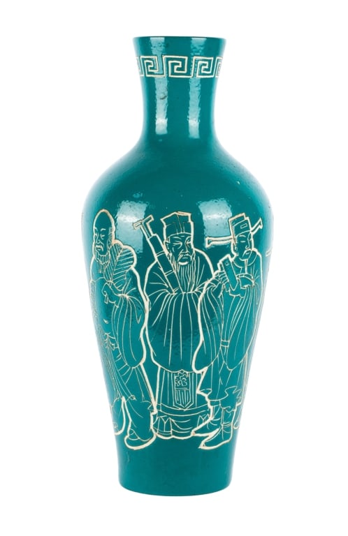 CONTEMPORARY CHINESE CERAMIC VASE: Contemporary Chinese ceramic vase. Approximate dimensions: h. 17.5", dia. 7" Disclaimer: Participating bidders must have a credit card on file with LiveAuctioneers in order for their bidding