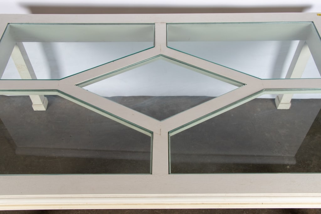 CONTEMPORARY DINING TABLE WITH 5 GLASS INSERTS - 5