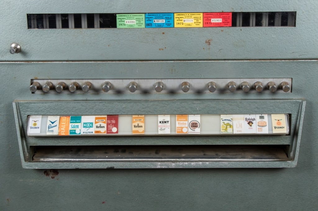 LEHIGH CIGARETTE VENDING MACHINE - 7