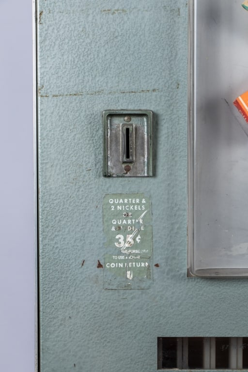 LEHIGH CIGARETTE VENDING MACHINE - 8