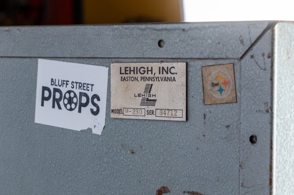 LEHIGH CIGARETTE VENDING MACHINE - 9
