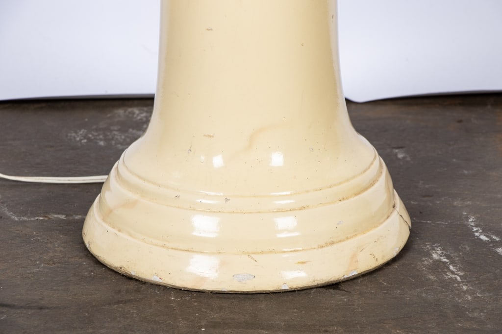 MID CENTURY RESIN FLOOR LAMP - 3