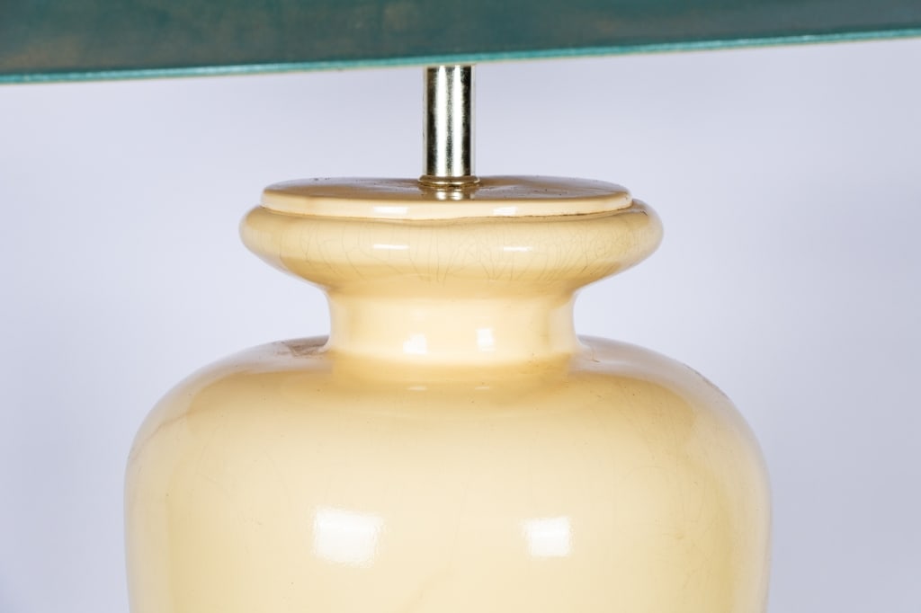 MID CENTURY RESIN FLOOR LAMP - 4
