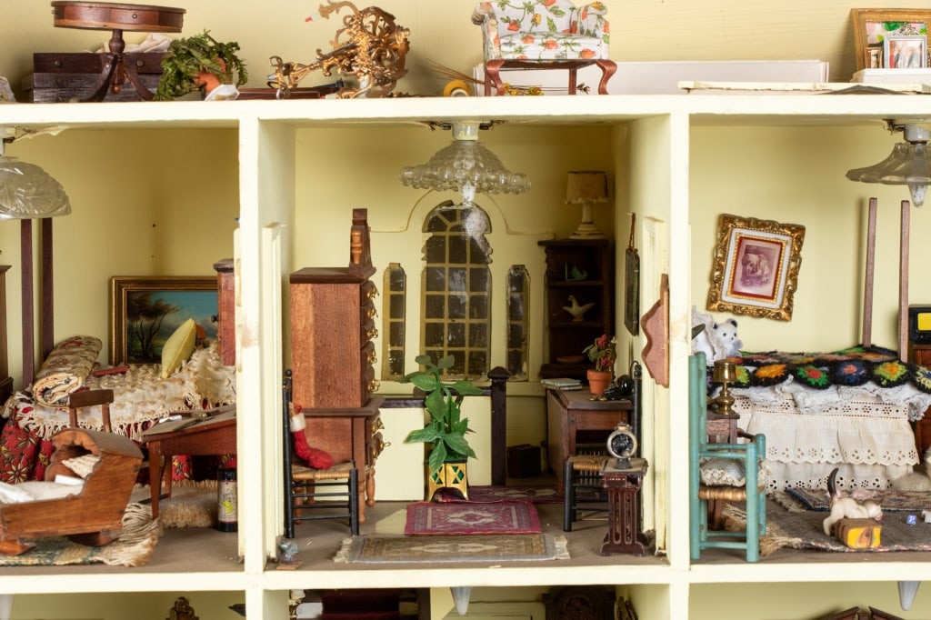 COLONIAL MANSION DOLLHOUSE - 5