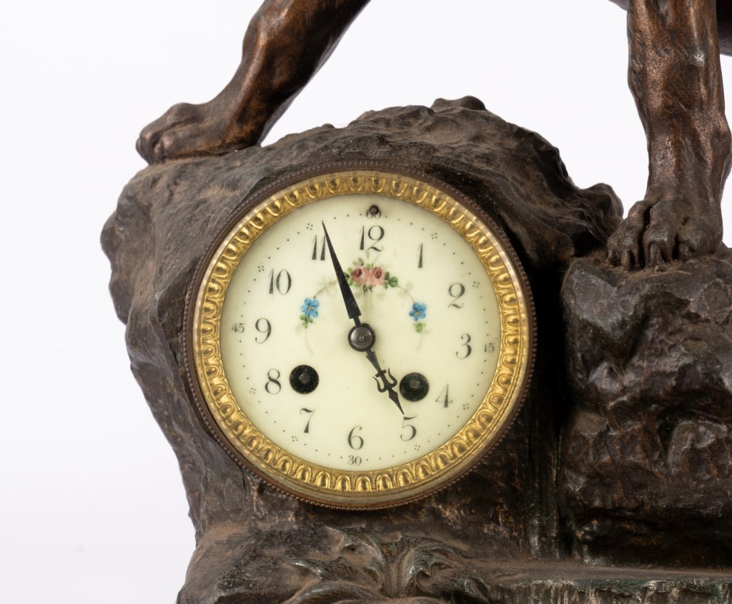 A L'ATTAQUE CAST METAL CLOCK - 3