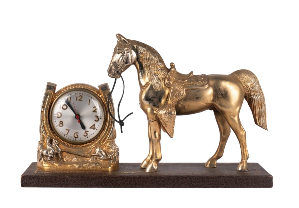MID-CENTURY HORSE MANTEL CLOCK (1 of 6)