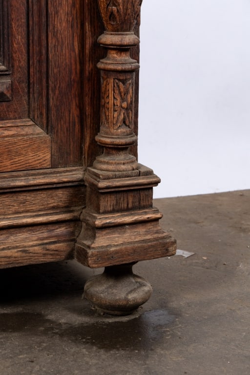 ANTIQUE RENAISSANCE REVIVAL CARVED BUFFET - 8