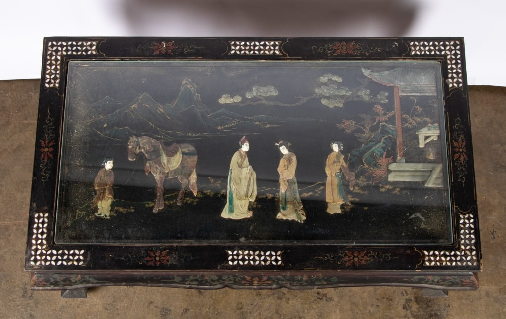 VINTAGE BLACK LACQUER COFFEE TABLE - 3