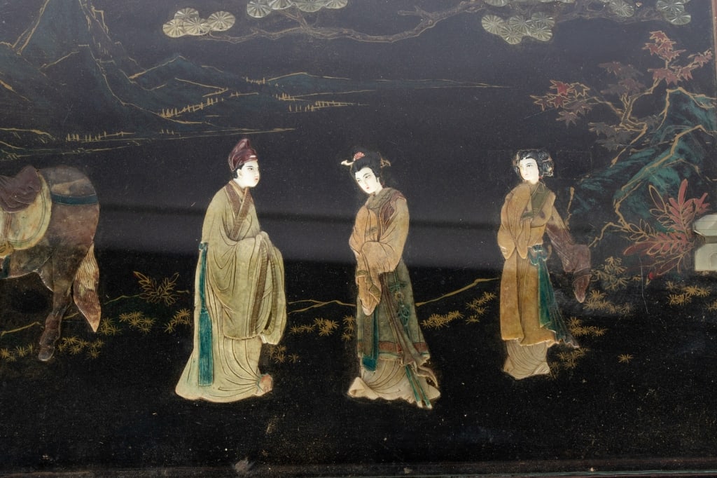 VINTAGE BLACK LACQUER COFFEE TABLE - 4