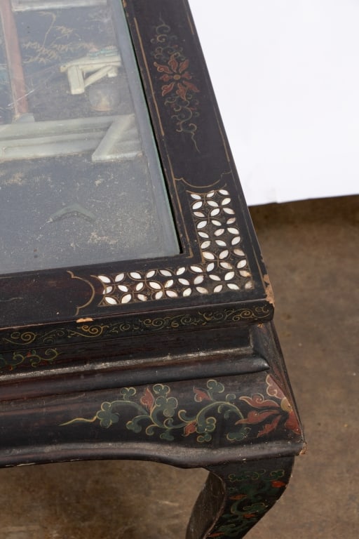 VINTAGE BLACK LACQUER COFFEE TABLE - 8