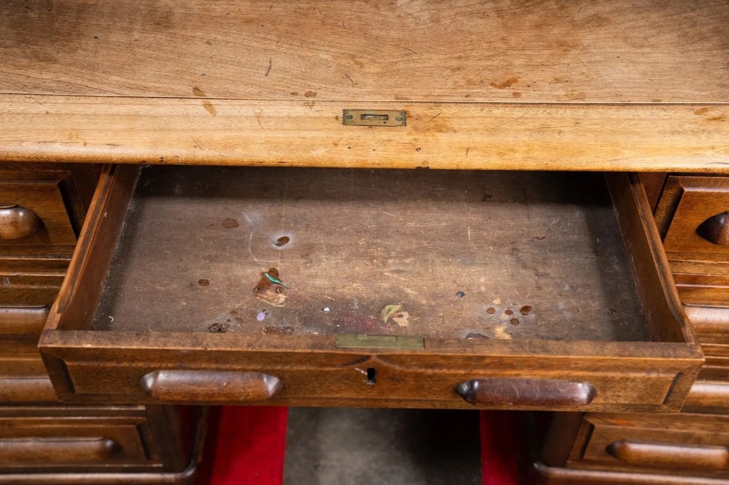 ENGLISH EDWARDIAN OAK ROLL TOP DESK - 10