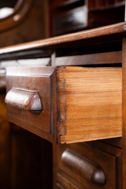 ENGLISH EDWARDIAN OAK ROLL TOP DESK - 11