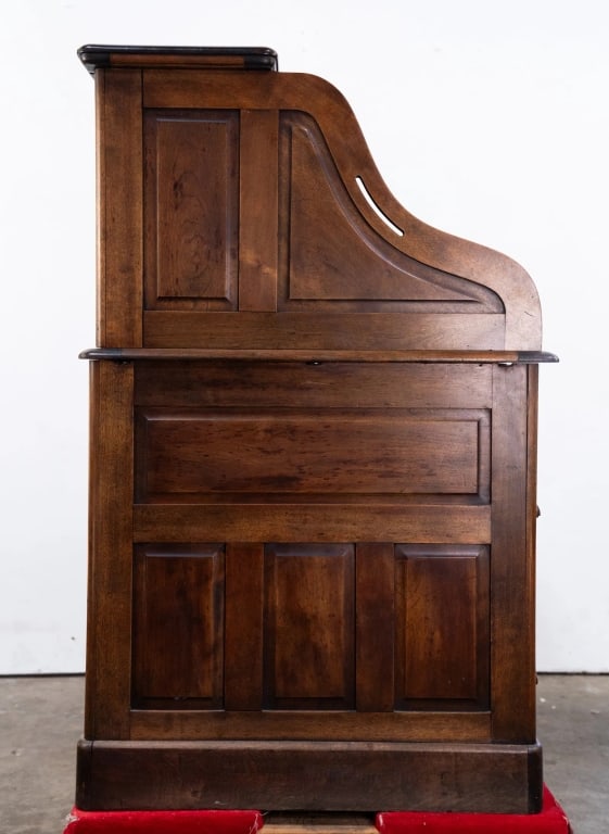 ENGLISH EDWARDIAN OAK ROLL TOP DESK - 12