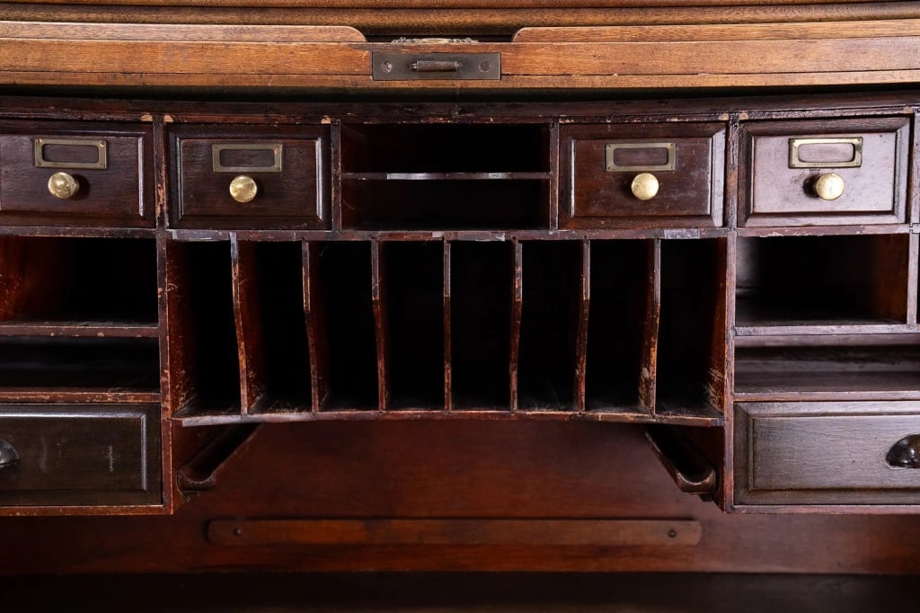 ENGLISH EDWARDIAN OAK ROLL TOP DESK - 6