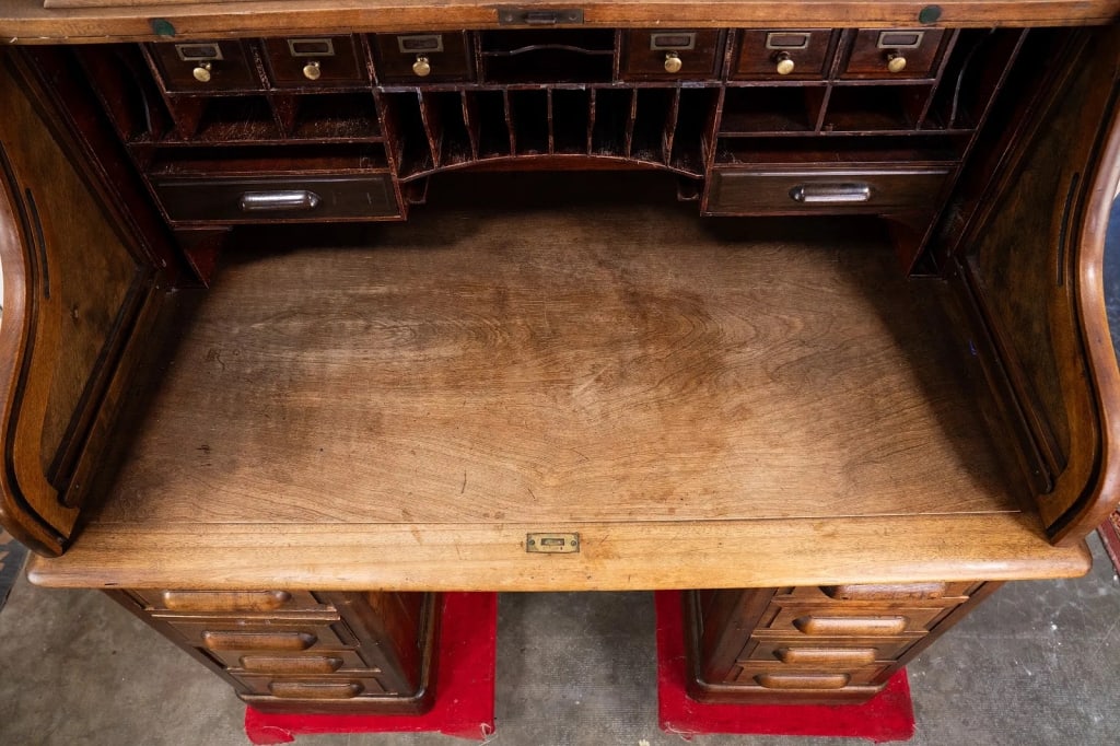 ENGLISH EDWARDIAN OAK ROLL TOP DESK - 8