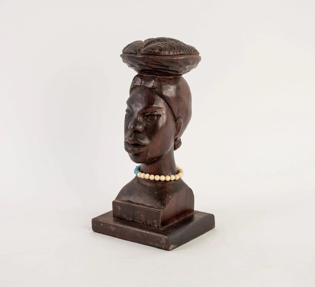 AFRICAN HAND CARVED WOOD BUST OF A WOMAN - 5