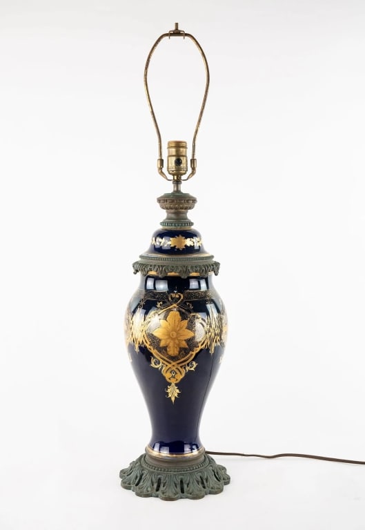 PAIR OF 19TH C. FRENCH PORCELAIN TABLE LAMPS - 4