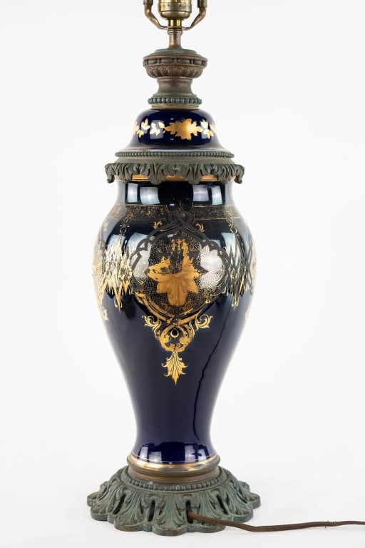 PAIR OF 19TH C. FRENCH PORCELAIN TABLE LAMPS - 9