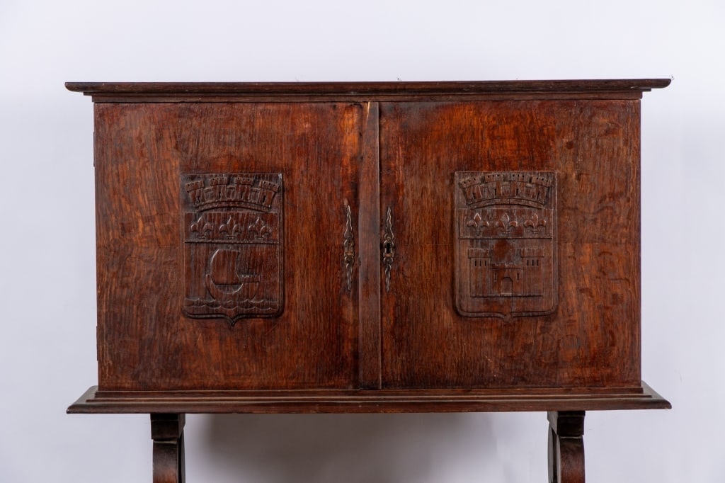 JACOBEAN STYLE CARVED CABINET - 3