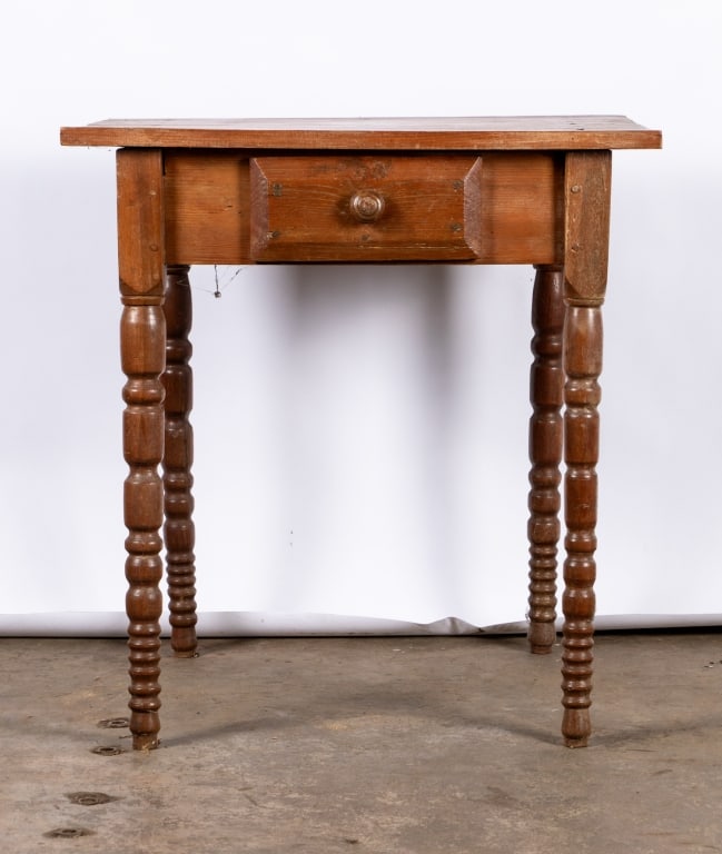 AMERICAN SHERATON STYLE SIDE TABLE - 2
