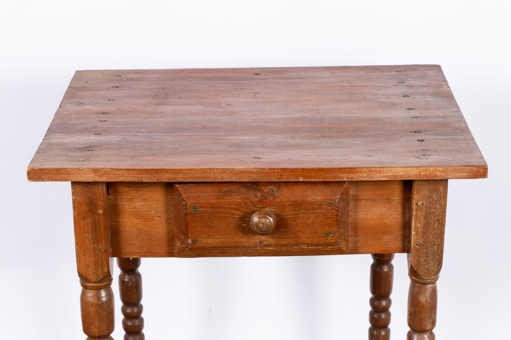 AMERICAN SHERATON STYLE SIDE TABLE - 3