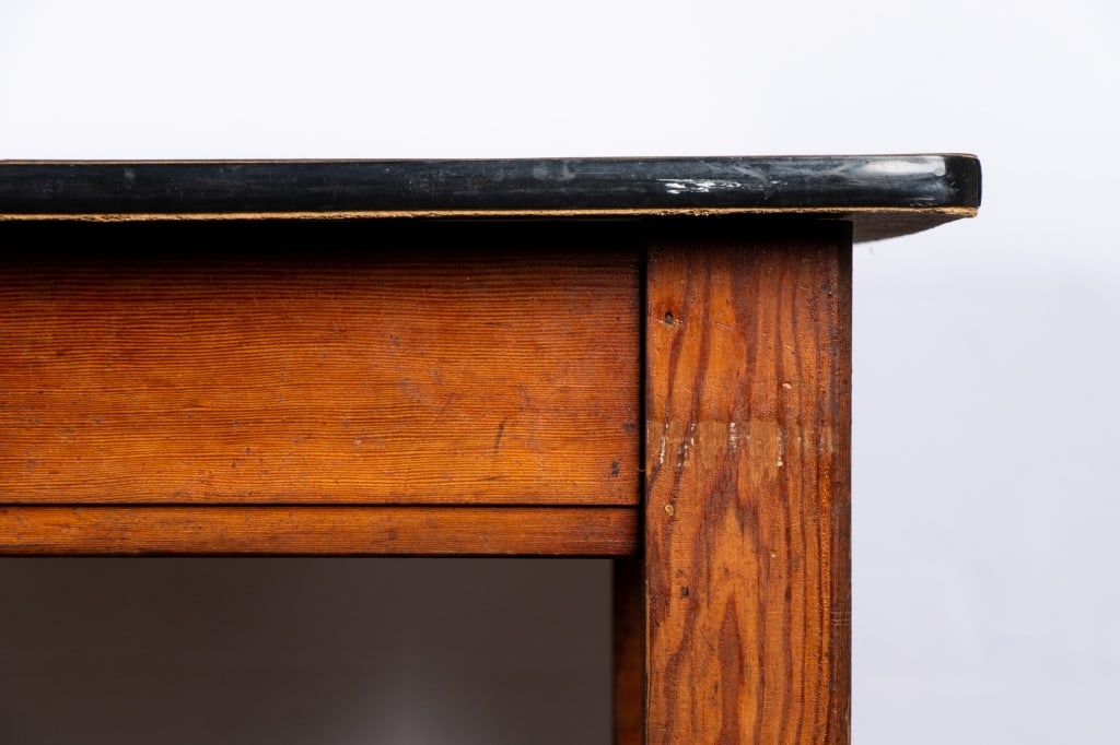 MID CENTURY DINING TABLE - 4