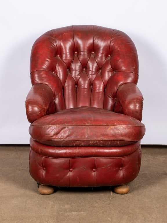 VINTAGE CHESTERFIELD STYLE TUFTED LEATHER ARMCHAIR - 2