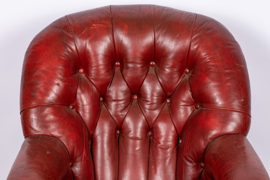 VINTAGE CHESTERFIELD STYLE TUFTED LEATHER ARMCHAIR - 3