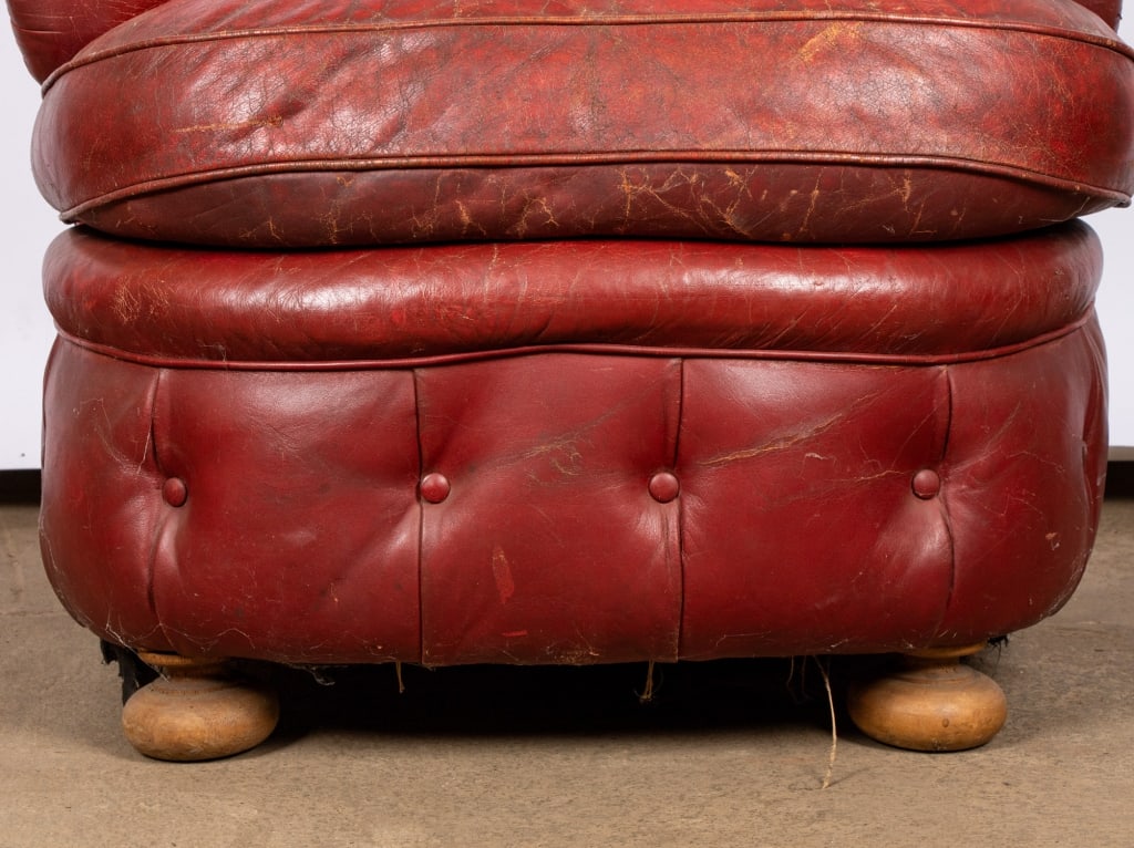 VINTAGE CHESTERFIELD STYLE TUFTED LEATHER ARMCHAIR - 6