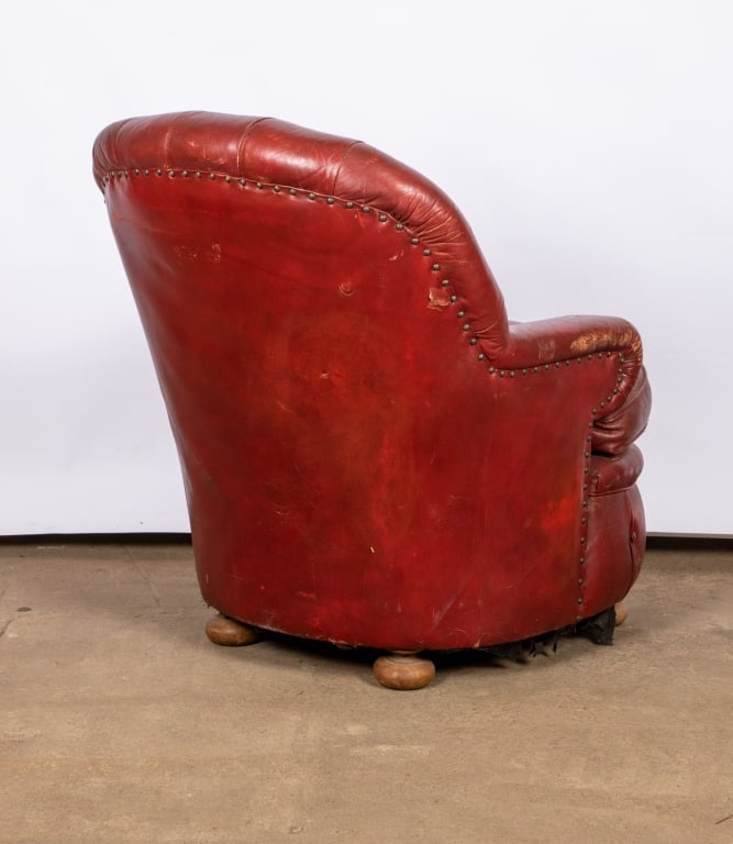 VINTAGE CHESTERFIELD STYLE TUFTED LEATHER ARMCHAIR - 8