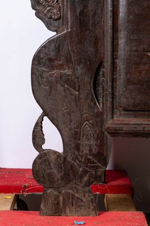19TH C. CHINESE ALTAR CABINET - 4