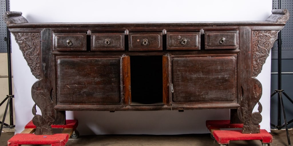19TH C. CHINESE ALTAR CABINET - 7