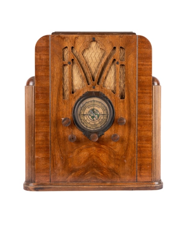 SILVER TONE MODEL RADIO, 1923: Silver-tone model radio, 1923. Approximate dimensions: h. 20", w. 17.5", d. 10.5" Disclaimer: Participating bidders must have a credit card on file with LiveAuctioneers in order for their bidding