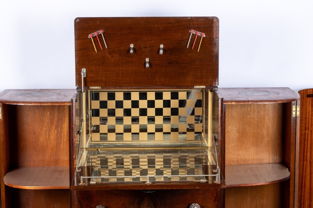 MID-CENTURY TURNIDGE BAR CABINET - 3