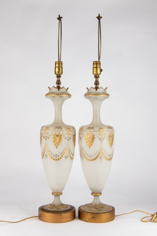 PAIR OF FROSTED GLASS TABLE LAMPS - 3