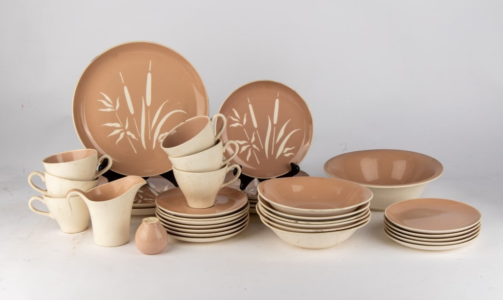 HARKERWARE 32-PIECE DINNERWARE SET - 2