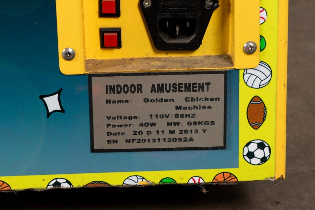 ALL AMERICAN CHICKEN PRIZE ARCADE GAME - 8