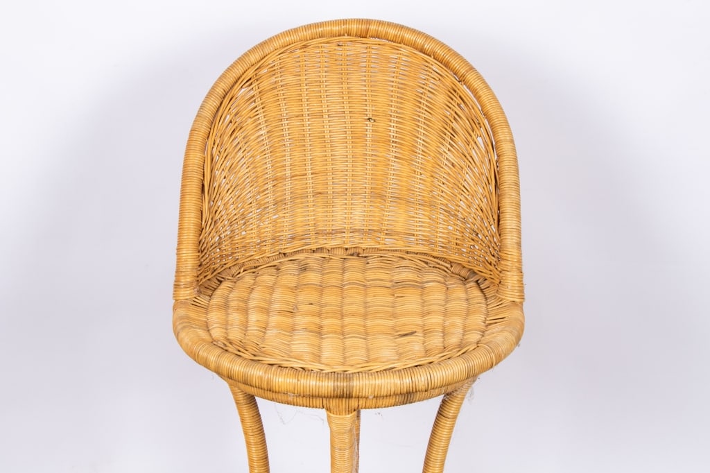SET OF 4 VINTAGE WOVEN SWIVEL BAR STOOLS - 4