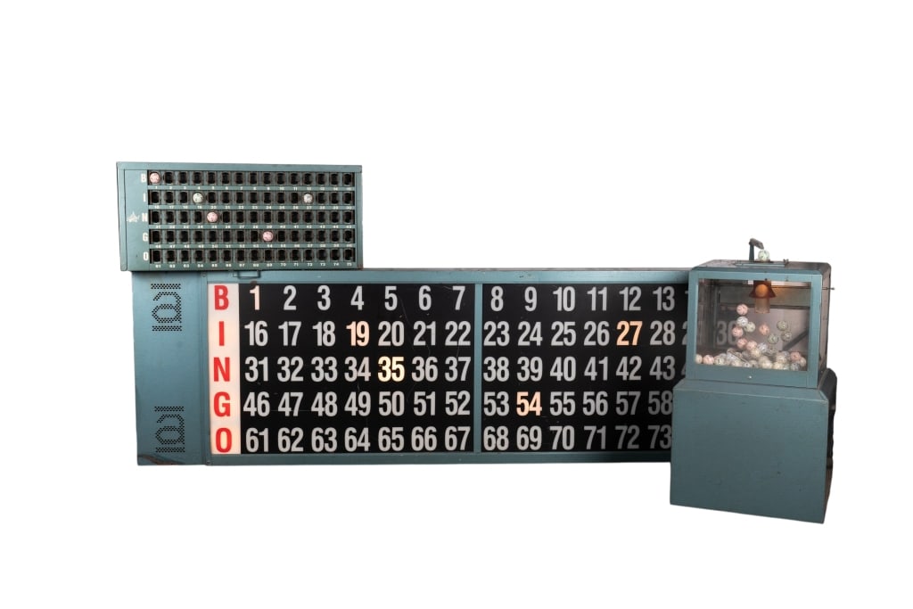 VINTAGE COMMERCIAL BINGO MACHINE W/BINGO BOARD (1 of 8)