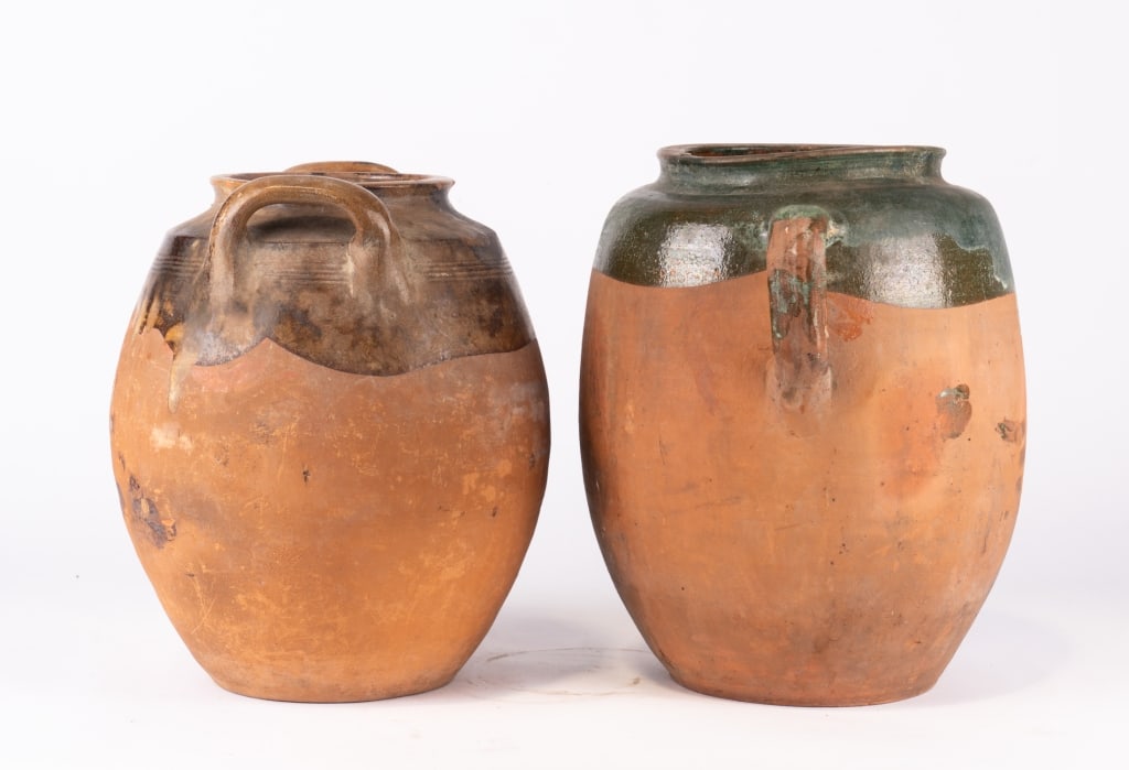 TWO VINTAGE POTTERY VASES - 3