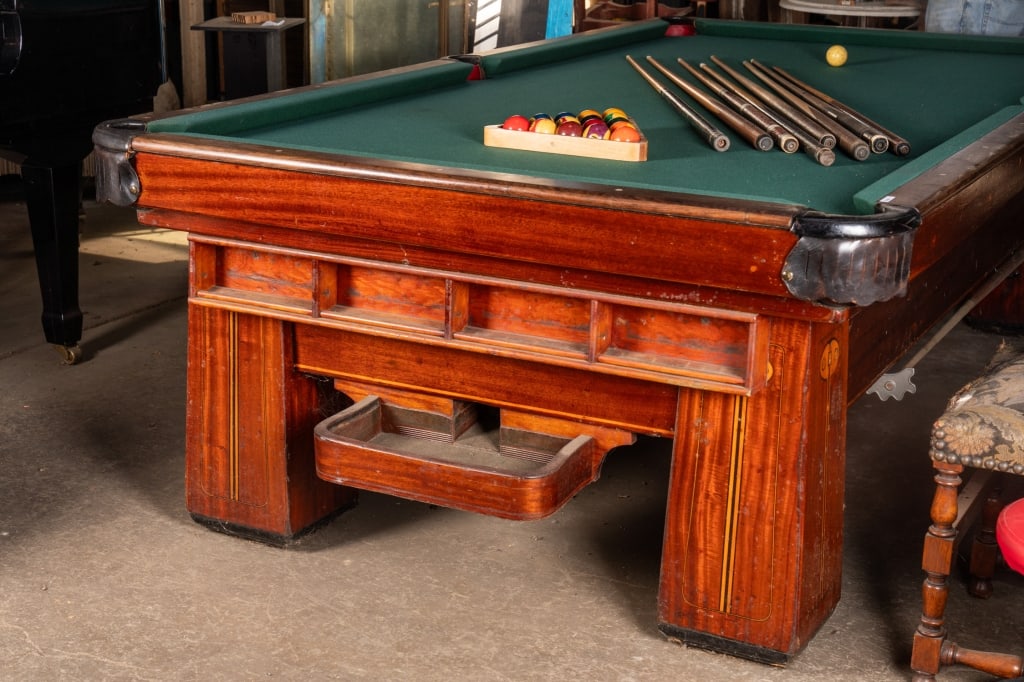 ARTS & CRAFTS BRUNSWICK-BALKE-COLLENDER POOL TABLE - 3