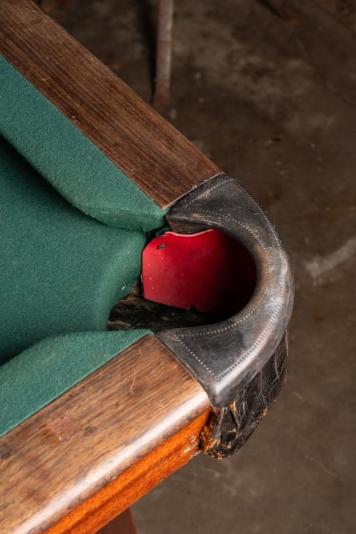 ARTS & CRAFTS BRUNSWICK-BALKE-COLLENDER POOL TABLE - 7