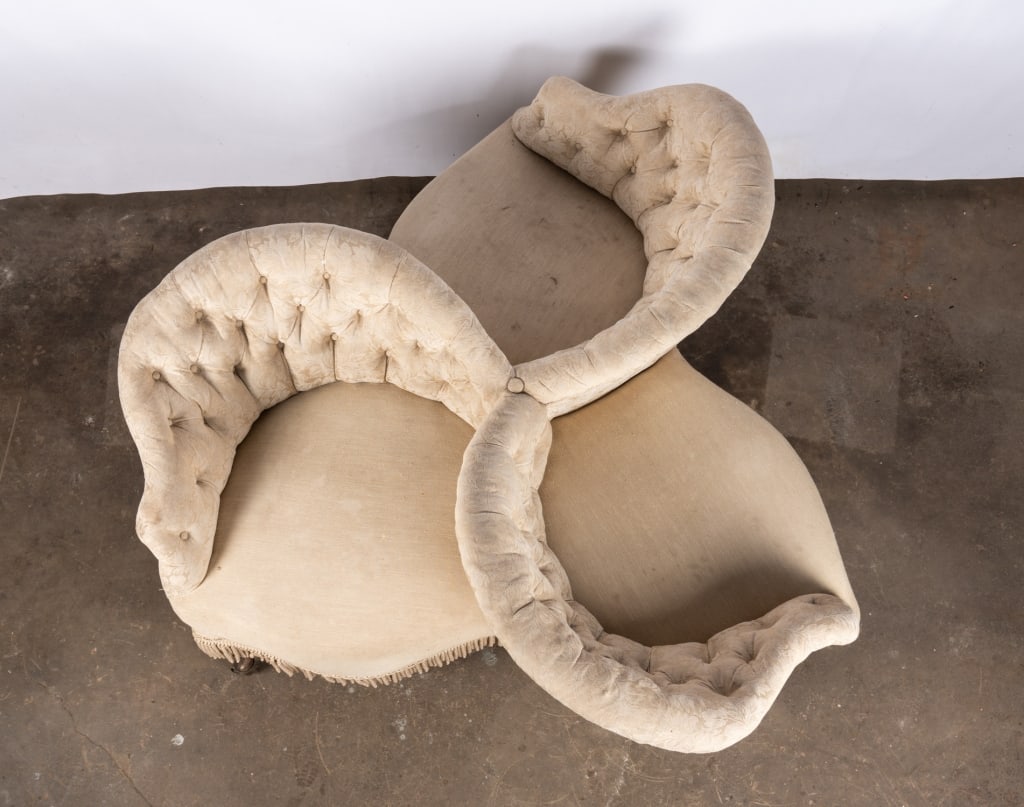 VICTORIAN STYLE TETE-A-TETE CONVERSATIONAL SOFA - 2