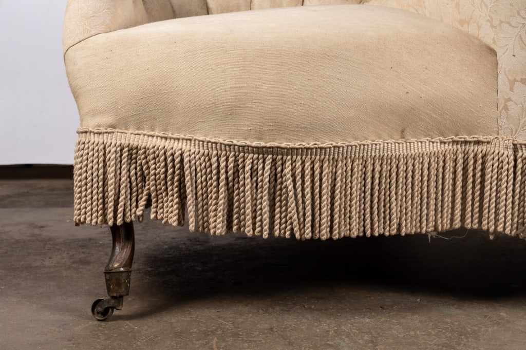 VICTORIAN STYLE TETE-A-TETE CONVERSATIONAL SOFA - 6