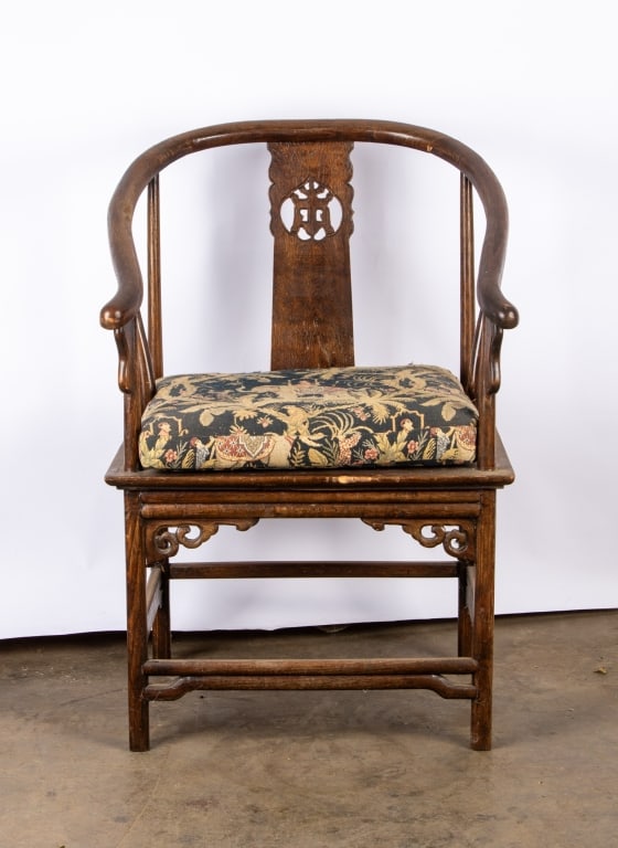 LATE QING DYNASTY CHINESE ELMWOOD HORSESHOE CHAIR - 2