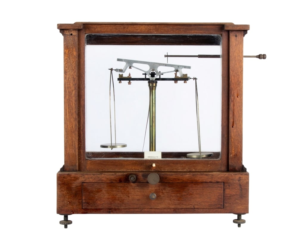 HENRY TROEMNER BRASS APOTHECARY BALANCE SCALE: Henry Troemner brass apothecary balance scale. Approximate dimensions: h. 18", w. 17", d. 10" Disclaimer: Participating bidders must have a credit card on file with LiveAuctioneers in order for their