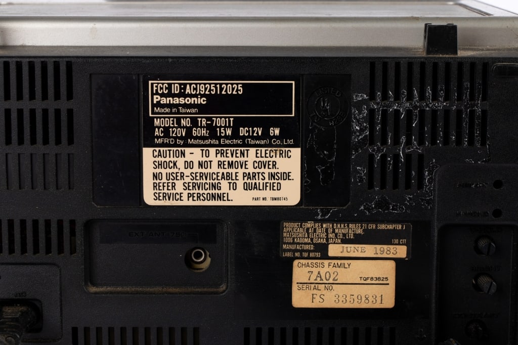VINTAGE PANASONIC PORTABLE TV - 6