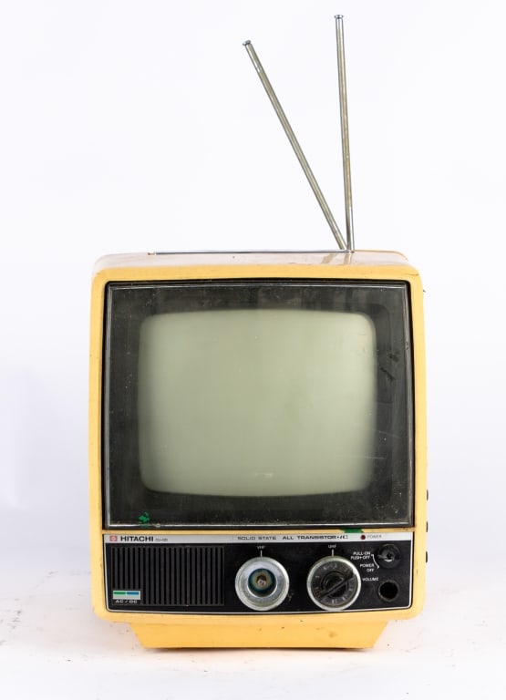 VINTAGE HITACHI PORTABLE TV - 2